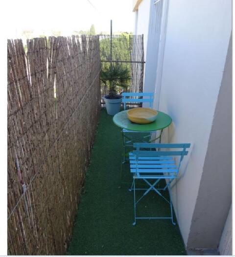 Les Tourterelles D'Avignon Apartment Bagian luar foto